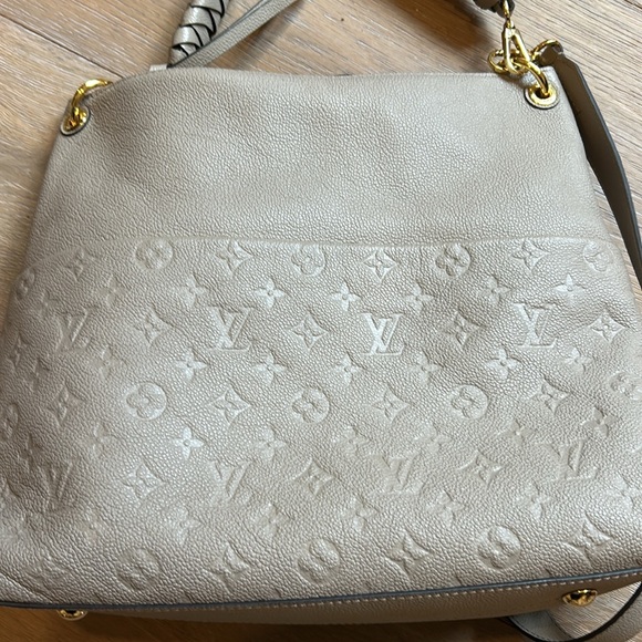 Louis Vuitton Monogram Empreinte Maida Hobo - Great Condition - Picture 16 of 16